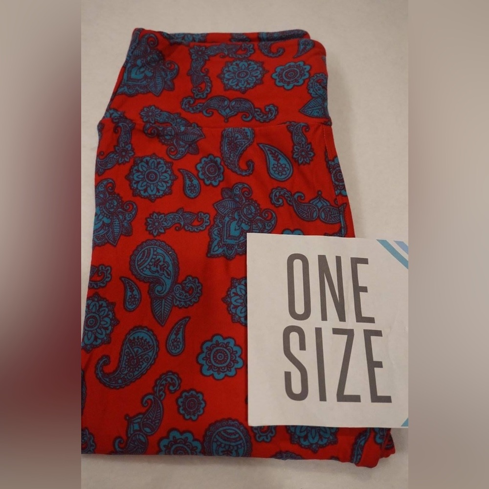 NWT Women’s paisley LuLaRoe Leggings (One Size)